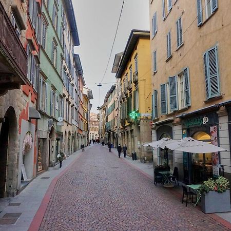 Magic Place Bergamo! Appartamento Elegante Nel Cuore Di Bergamo Exterior foto